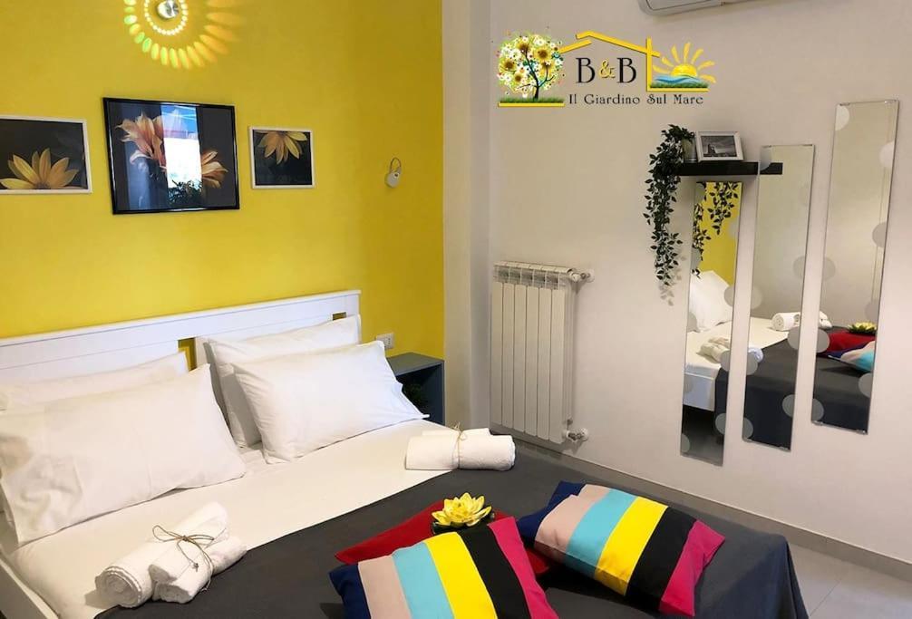 B & B Il Giardino Sul Mare Briatico Buitenkant foto